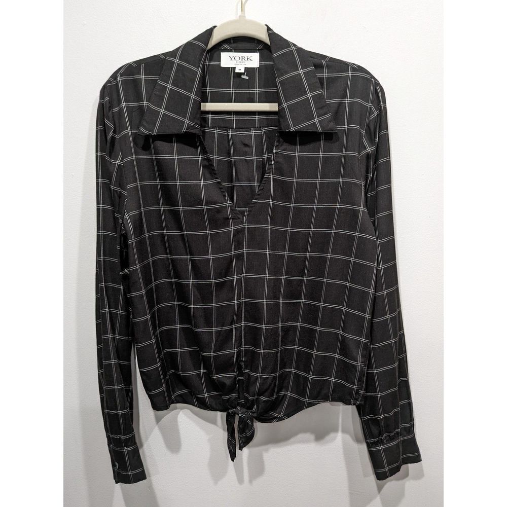 New! York Street Revolve Silk Blend Black & White V Neck Tie Front Shirt, M